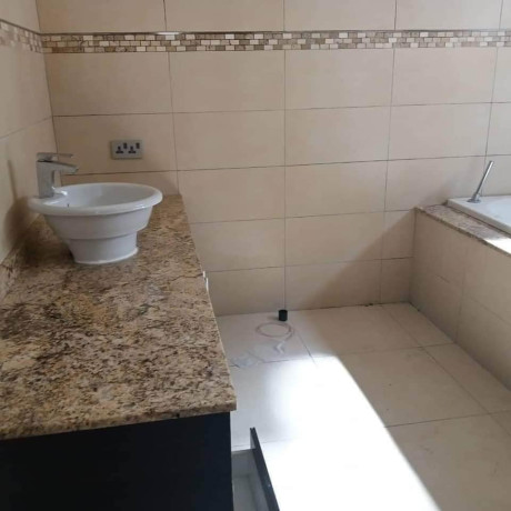 2-bedroom-flat-in-roma-big-2