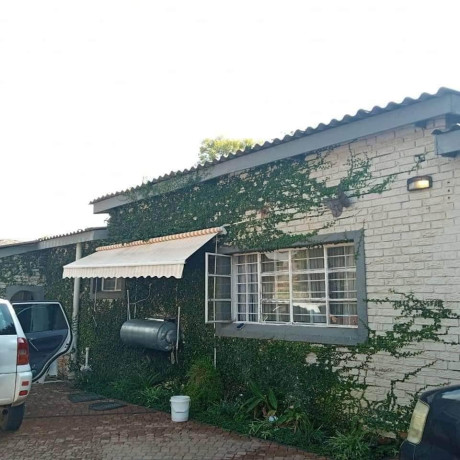 2-bedroom-flat-in-roma-big-4