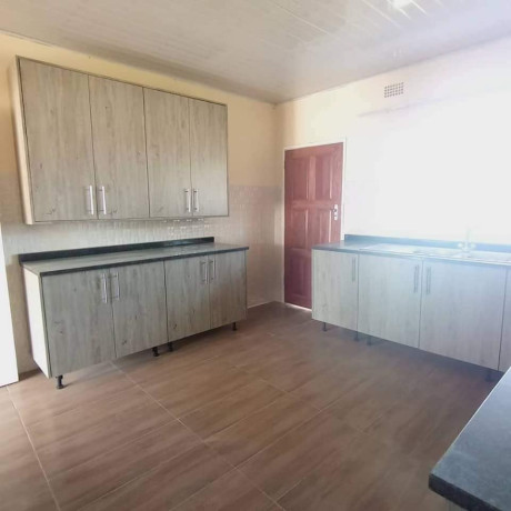newly-built-2-bedroom-flats-in-ibex-hill-big-5