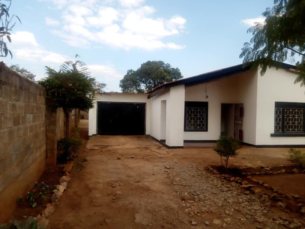 3-bedroom-house-with-separate-dining-and-sitting-rooms-big-4