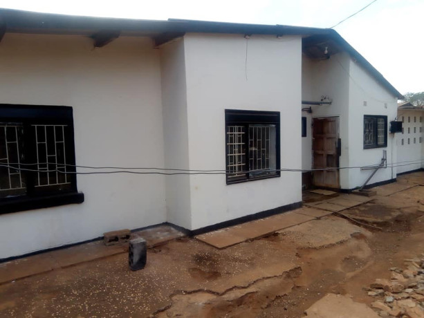 3-bedroom-house-with-separate-dining-and-sitting-rooms-big-3