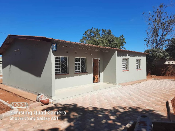 vacant-3-bedroom-house-in-woodlands-extension-big-2