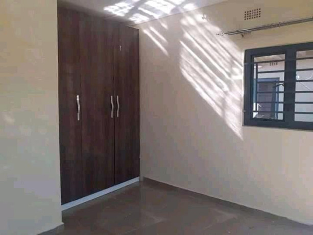 two-bedroom-flats-for-rent-in-meanwood-ndeke-big-3