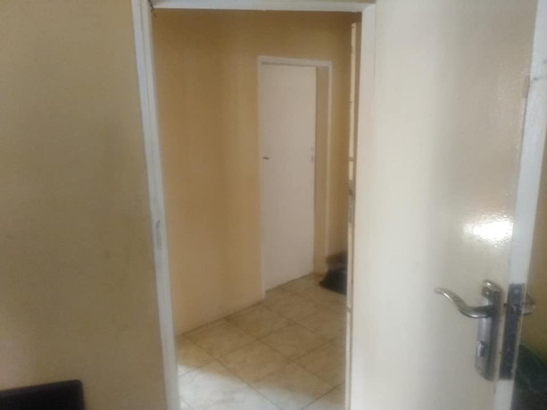 neat-2-bedroom-flat-in-secured-complex-big-4