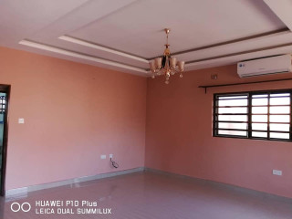 neat-and-beautiful-2-bedroom-flat-for-rent-in-woodlands-chalala