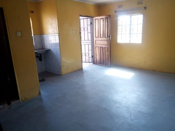 bedsitter-for-rent-in-chilenje-big-3