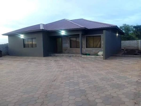 newly-built-executive-3-bedroom-house-in-new-kasama-big-4