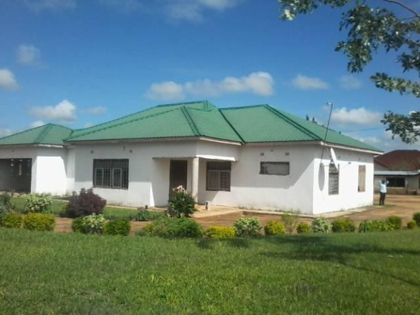 4-bedroom-stand-alone-house-for-sale-in-silverest-big-3