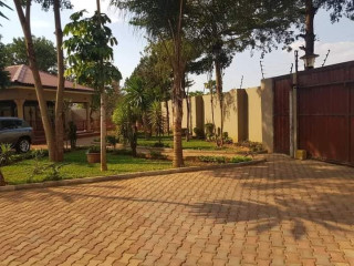 4-bedroom-stand-alone-house-in-woodlands-chalala