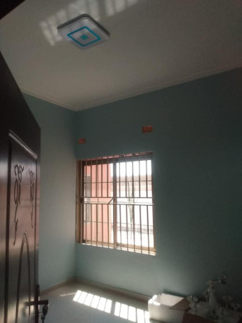 extravagant-mansion-in-prime-area-big-0