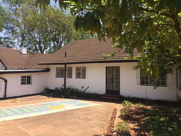 standalone-corner-house-on-milima-road-big-4