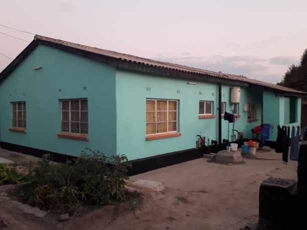 spacious-5-bedroom-house-in-kafue-big-0
