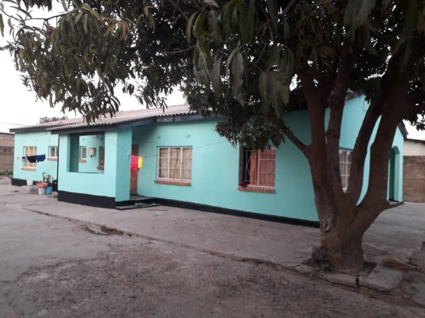 spacious-5-bedroom-house-in-kafue-big-3