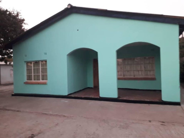 spacious-5-bedroom-house-in-kafue-big-4