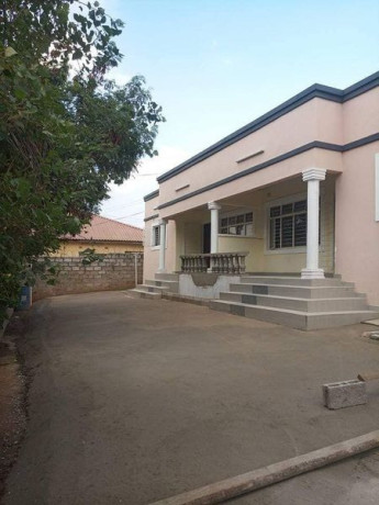 executive-2-bedroom-flat-for-rent-big-2