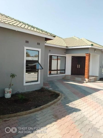 spacious-flats-for-rent-big-4