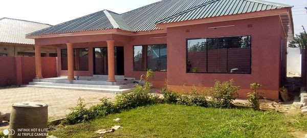 stand-alone-house-for-sale-in-salama-park-big-2