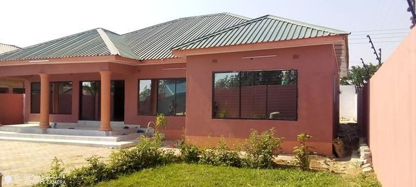 stand-alone-house-for-sale-in-salama-park-big-3