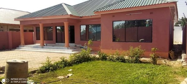 stand-alone-house-for-sale-in-salama-park-big-4