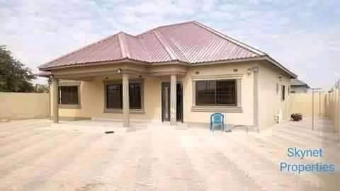 executive-4-bedroom-house-in-ibex-hill-big-3