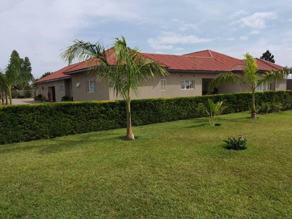 house-for-sale-in-makeni-big-3