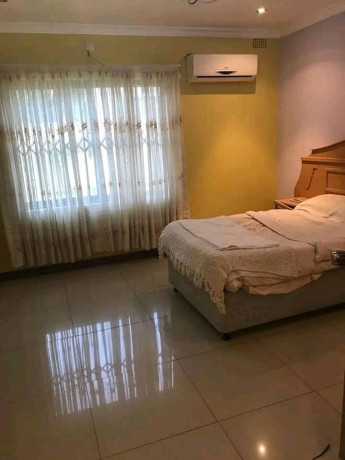 double-storey-house-in-phi-for-sale-big-4