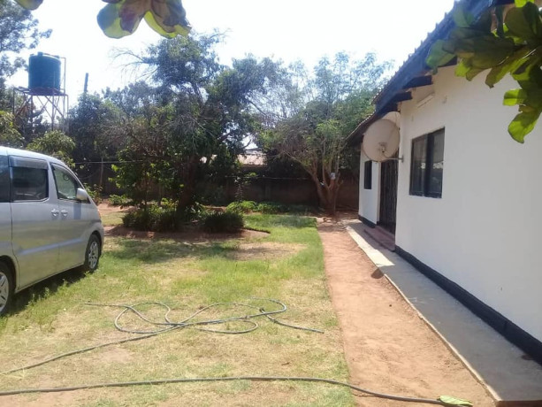 for-sale-3-structures-in-1-yard-kabulonga-lusaka-big-5