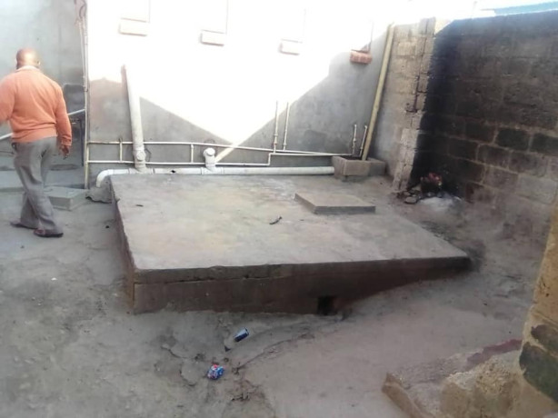 2-rooms-flats-3-bedrooms-house-in-makeni-villa-big-2