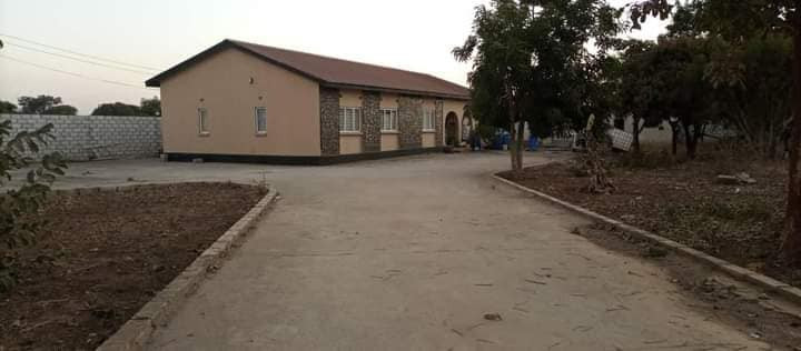 4-bedroom-house-for-sale-in-lilayi-road-big-6