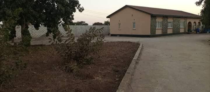 4-bedroom-house-for-sale-in-lilayi-road-big-3