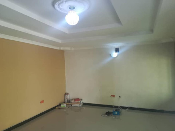 executive-2-bedroomed-semidetached-flat-in-makeni-big-2