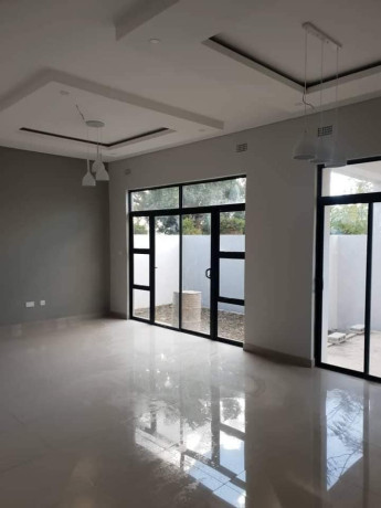 executive-3-bedroom-apartments-for-sale-in-ibex-hill-big-4