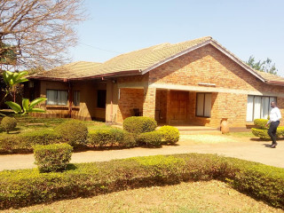 4-bedroomed-executive-house-for-sale-in-woodlands-chalala-boarderview