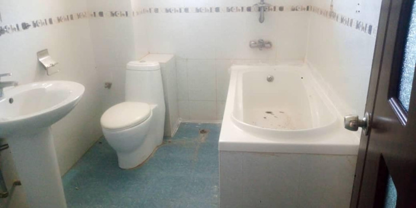 spacious-3-bedroom-duplex-flat-in-avondale-big-3