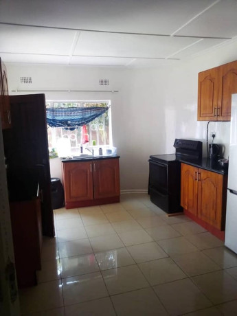 neat-2-bedroom-flat-in-woodlands-borderview-big-5