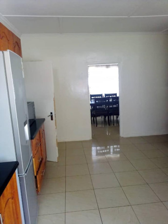 neat-2-bedroom-flat-in-woodlands-borderview-big-3