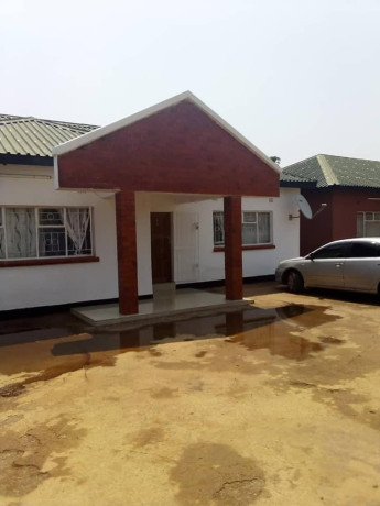 neat-2-bedroom-flat-in-woodlands-borderview-big-6