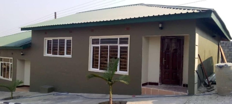 newly-built-2-bedroom-flat-in-foxdale-big-3