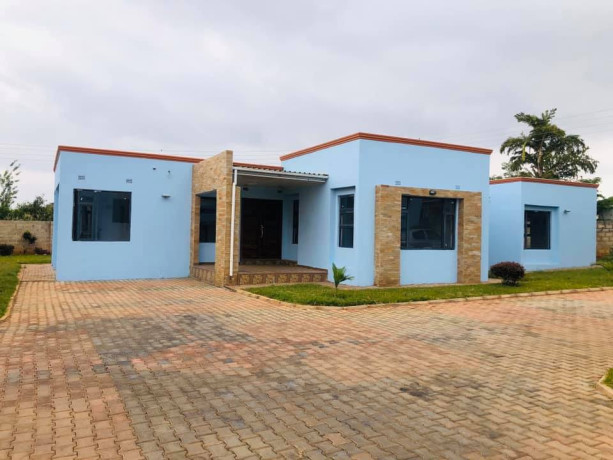 3-bedroom-flat-for-rent-in-makeni-big-5
