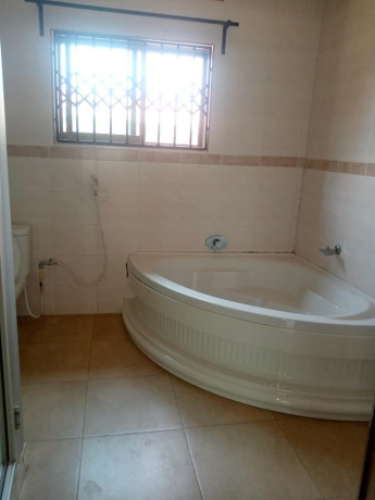 three-bedroomed-town-house-in-ibex-big-4