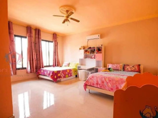 executive-four-4bed-fully-furnished-family-home-in-olympia-park