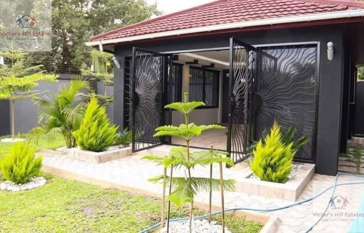 luxury-3-bedroom-home-in-olympia-big-0