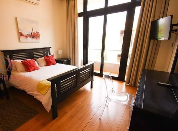 fully-furnished-townhouse-in-roma-big-0