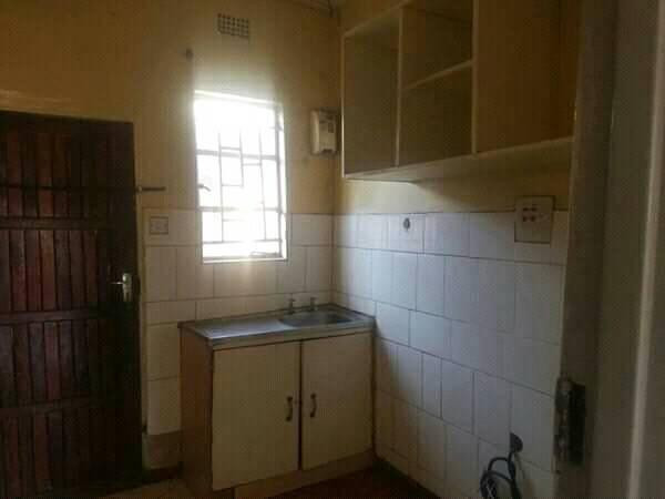 neat-2-bedroomed-flat-for-rent-in-woodlands-extension-lusaka-big-4