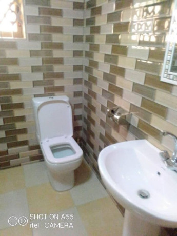 3-bedroom-flat-in-meanwood-ibex-big-3