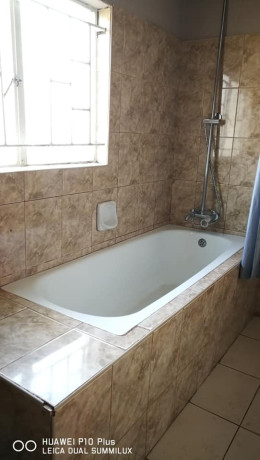 avondale-2-bedroom-flat-with-aircons-big-8