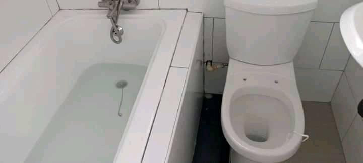 2-bedrooms-flat-for-rent-in-salama-park-big-2