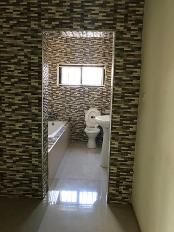 3-bedrooms-flat-for-rent-in-lilayi-big-5