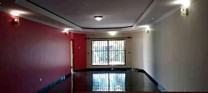 spacious-3-bedroom-flats-for-rent-big-0
