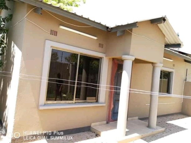 neat-and-spacious-2-bedroom-flat-for-rent-big-4